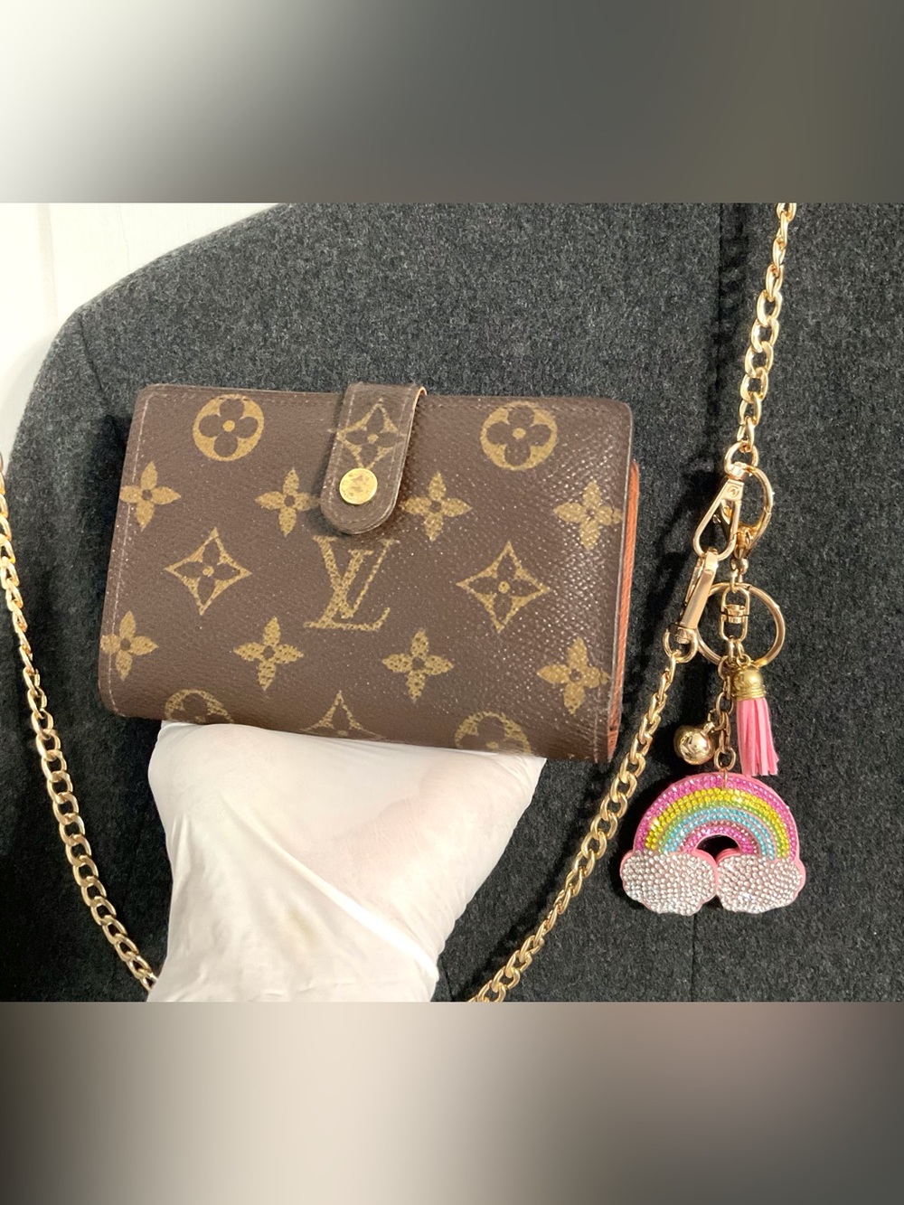 ✅AUTHENTIC FREE LV KISSLOCK WALLET
FREE WITH SHOULDER BAG PURCHASE